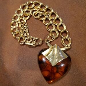 Marblized Honey Brown Lucite Heart Pendant Choker Necklace Double Goldtone Chain